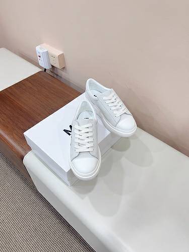 Picture of Maison Margiela Shoes Women _SKUfw137581375fw